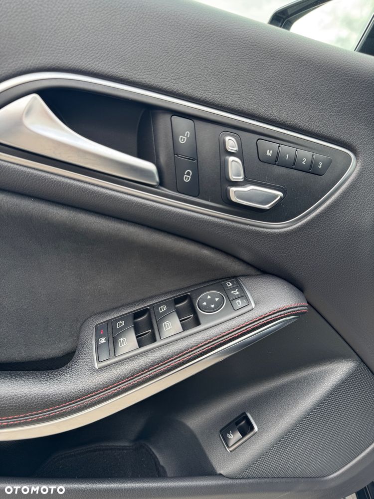 Mercedes-Benz CLA 200 7G-DCT AMG Line - 16