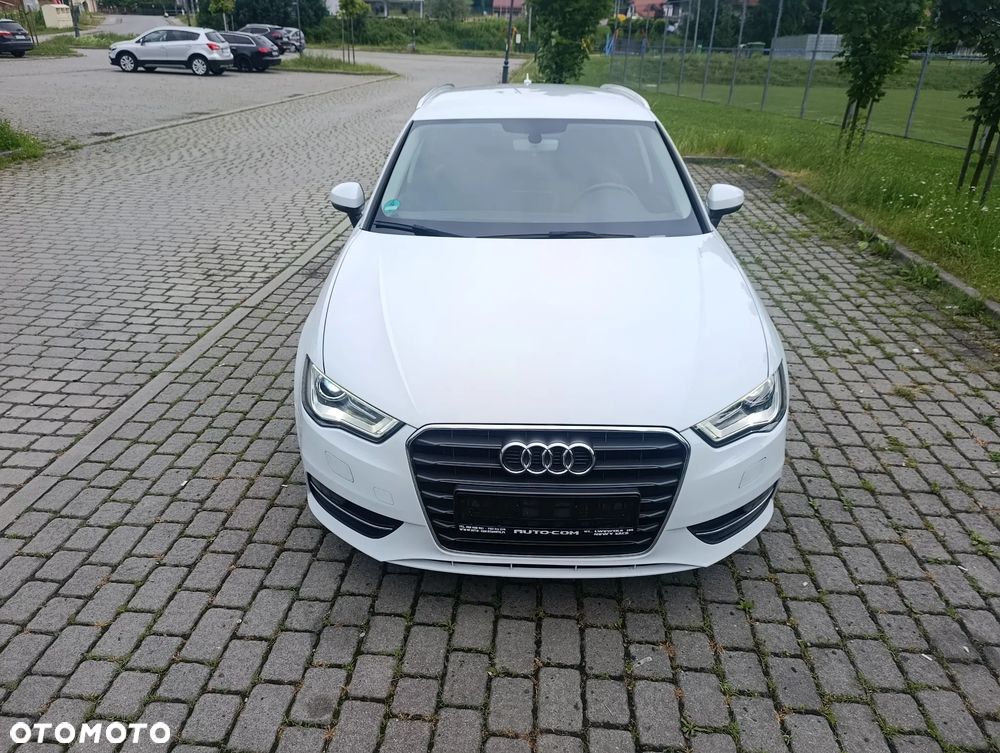 Audi A3 Sportback 30 g-tron S tronic - 4