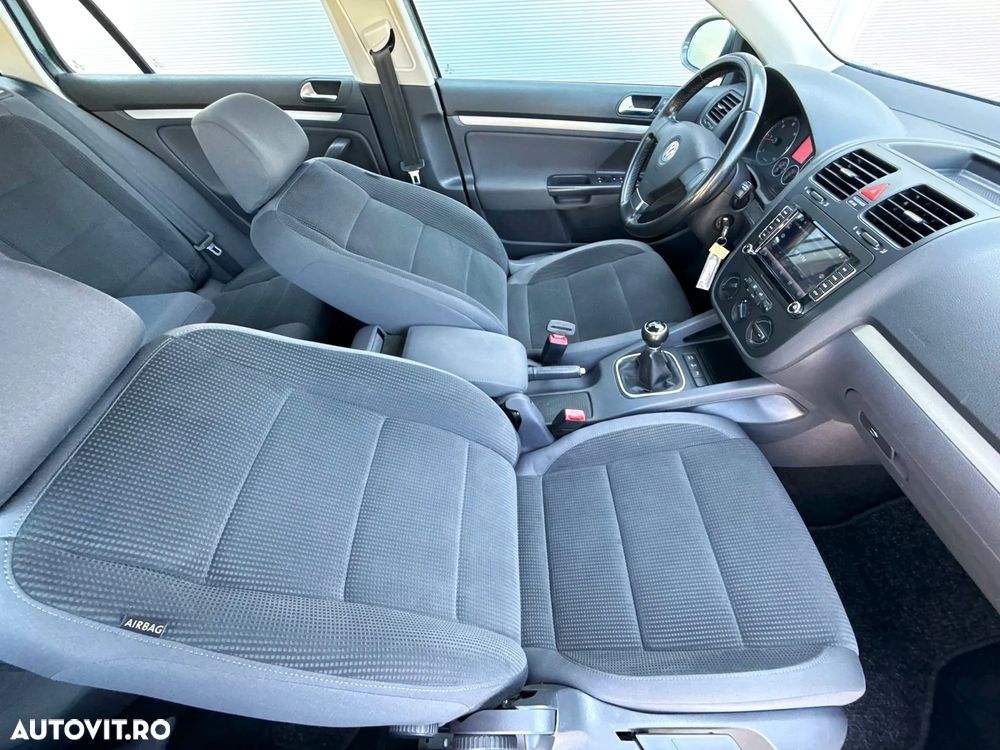 Volkswagen Golf 1.9 TDI DPF United BlueMotion - 18