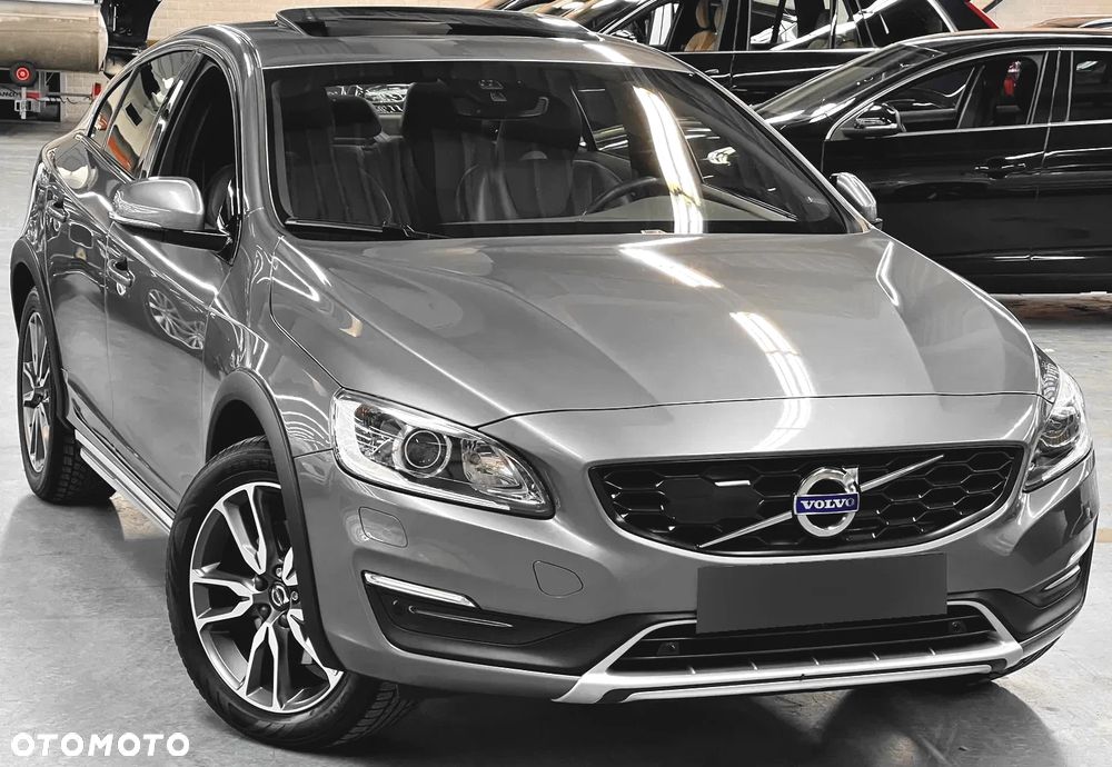 Volvo S60 Cross Country - 9