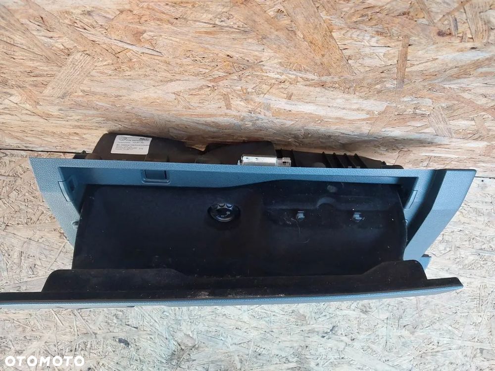 schowek konsoli pasażera vw multivan caravelle t6 2017r 7e1858007d - 4