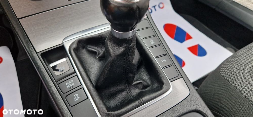Volkswagen Passat 2.0 TDI Highline - 24