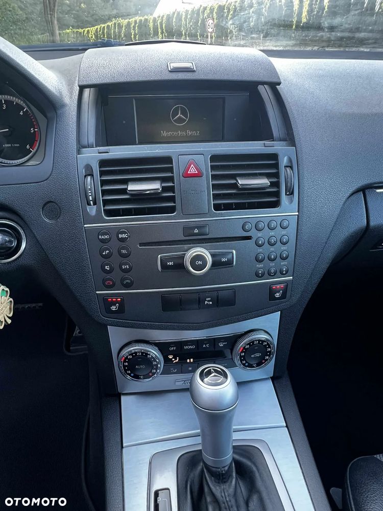 Mercedes-Benz Klasa C 220 CDI BlueEff 4-Matic Avantgarde - 9