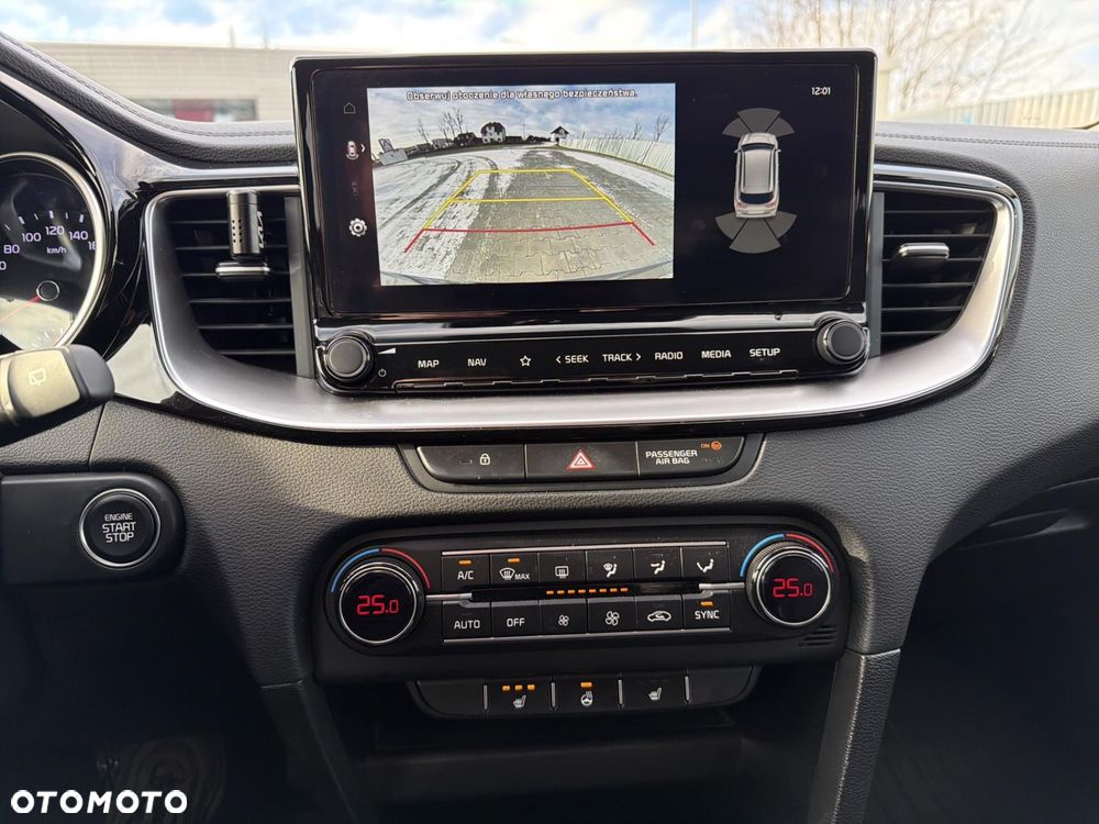 Kia Ceed - 25