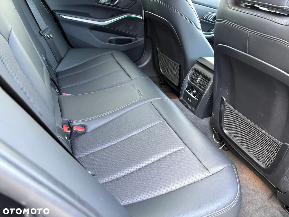 BMW Seria 3 320d Advantage - 25