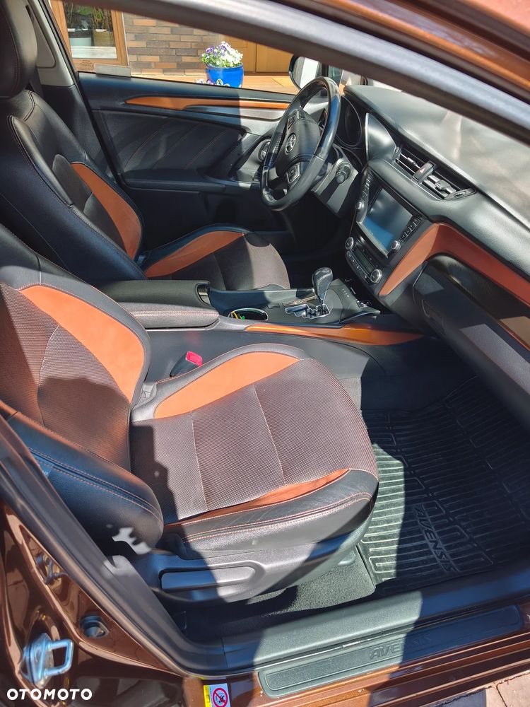 Toyota Avensis 2.0 Premium MS - 9