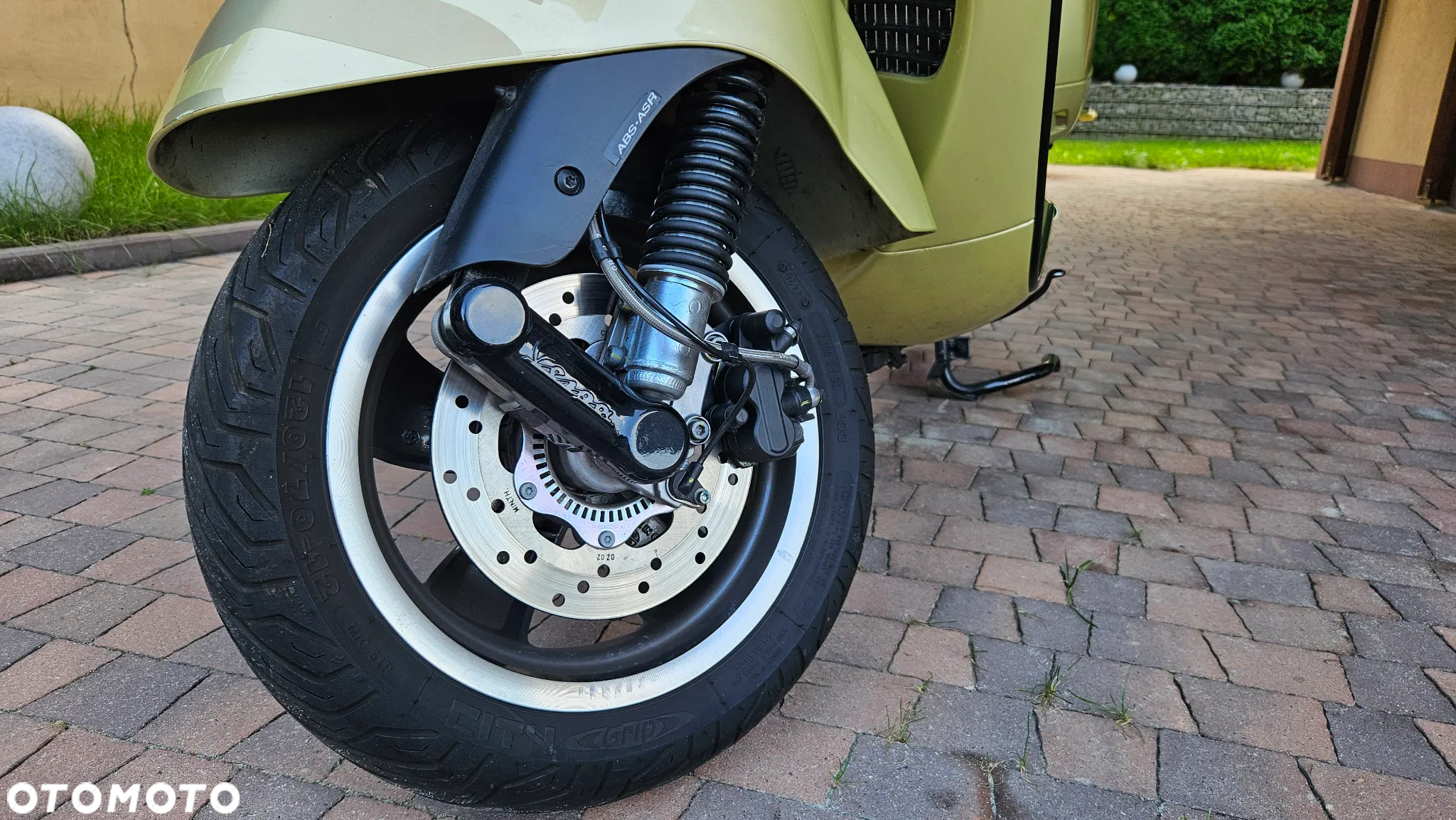 Piaggio Vespa - 32