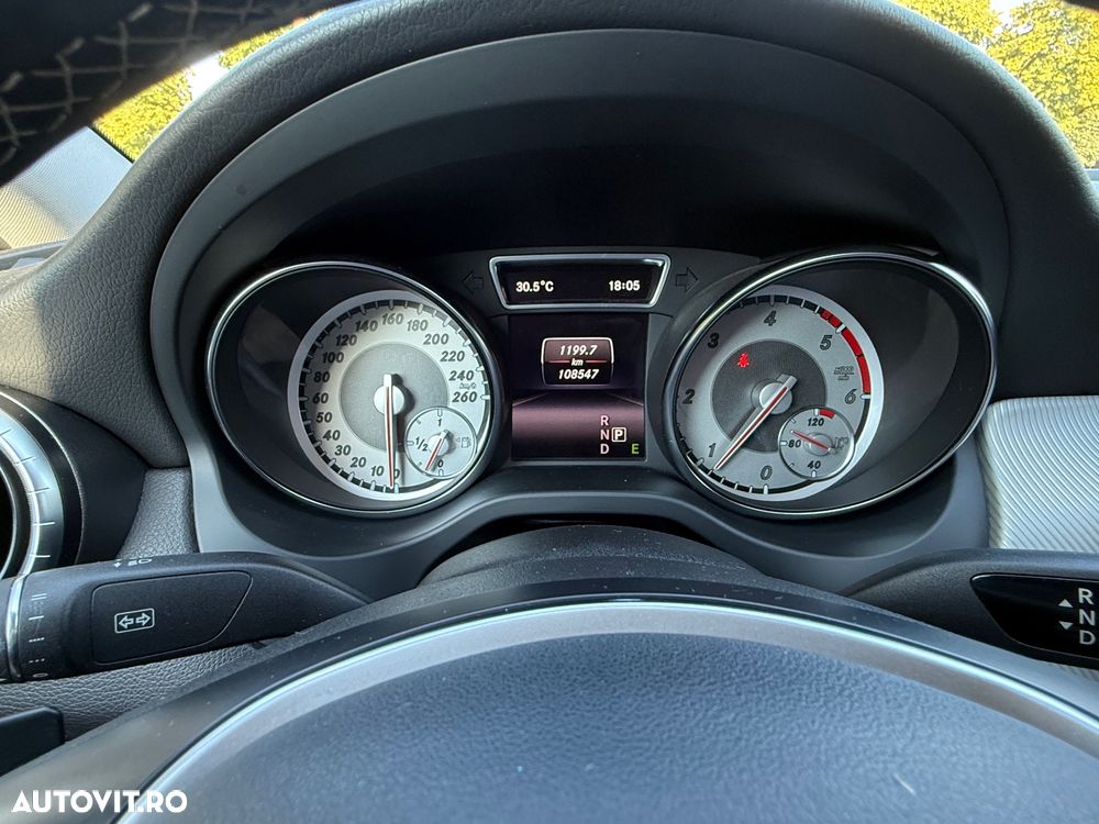 Mercedes-Benz CLA 220 CDI 7G-DCT AMG Line - 23