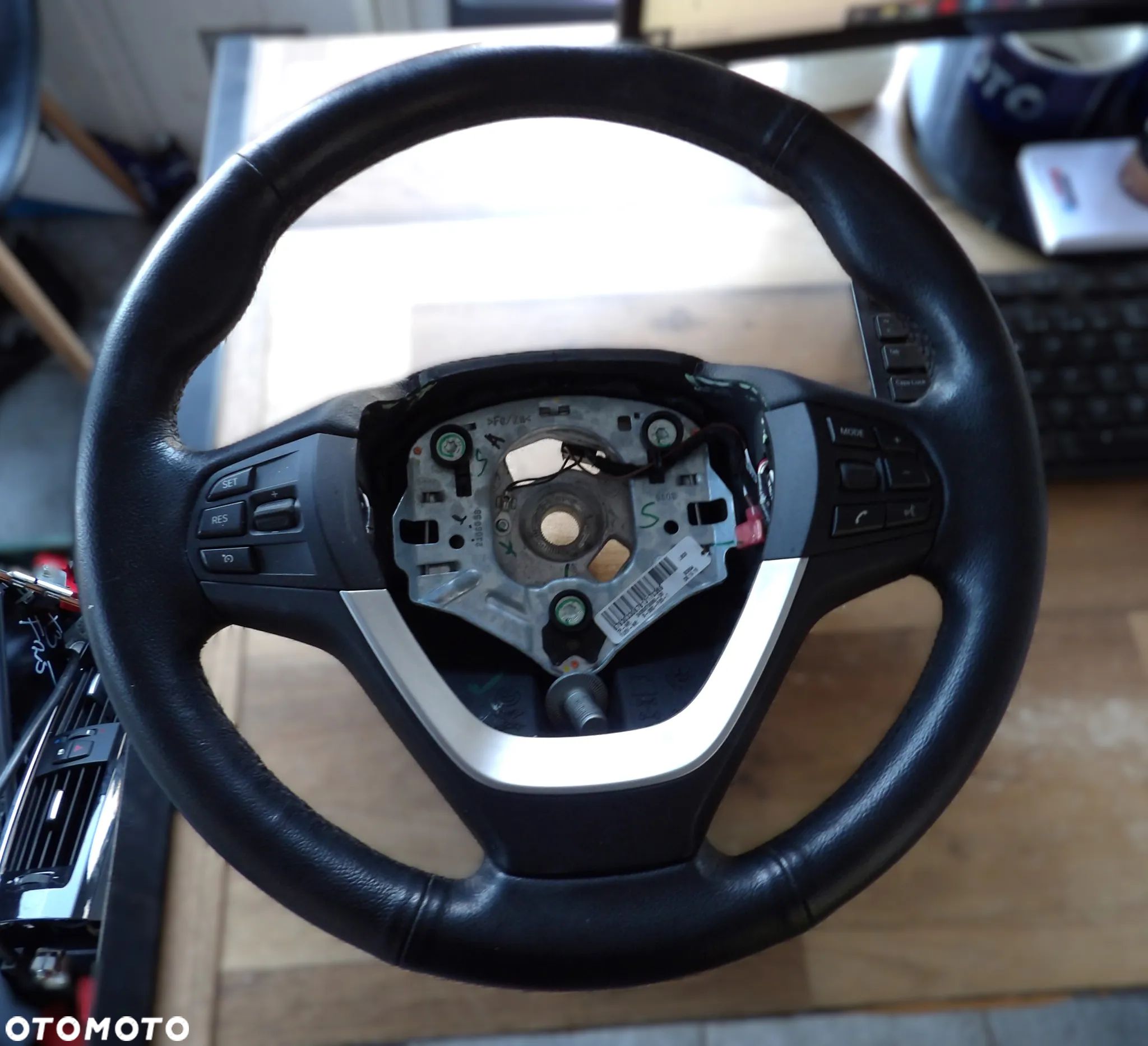 BMW - F25,X3 - KIEROWNICA MULTIFUNKCYJNA - SKÓRA - 1