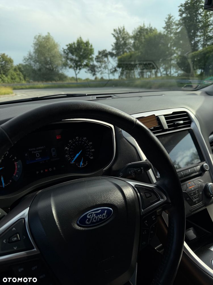 Ford Fusion - 8