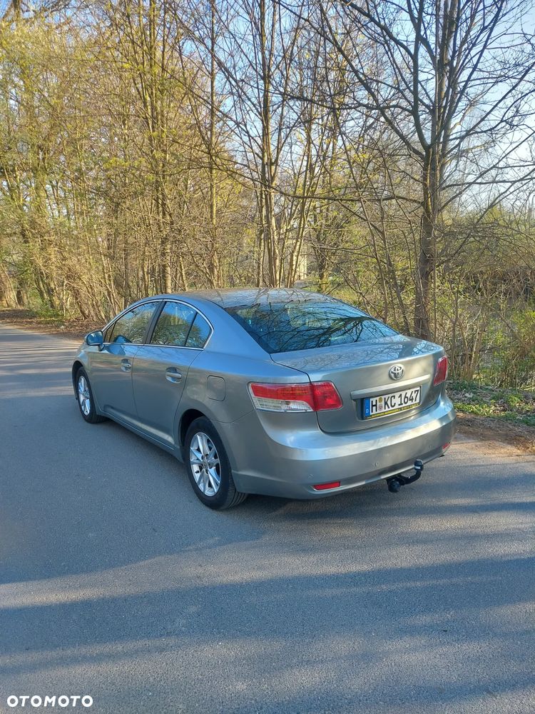 Toyota Avensis 1.6 Sol - 2