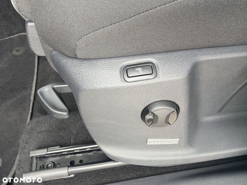 Volkswagen Touran 2.0 TDI BMT Comfortline DSG - 20