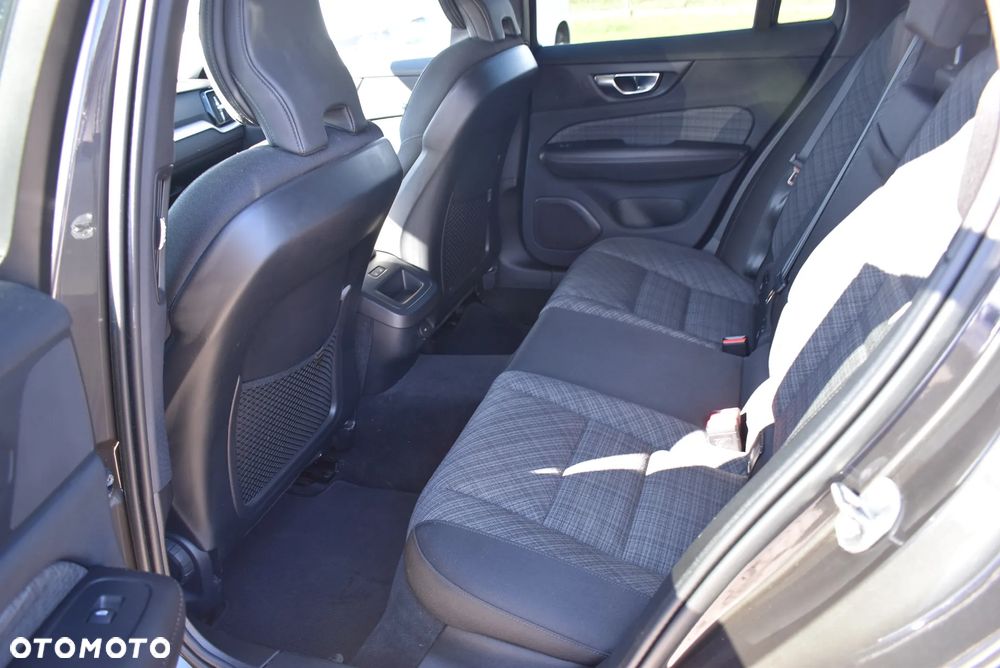 Volvo V60 B3 B Core - 11