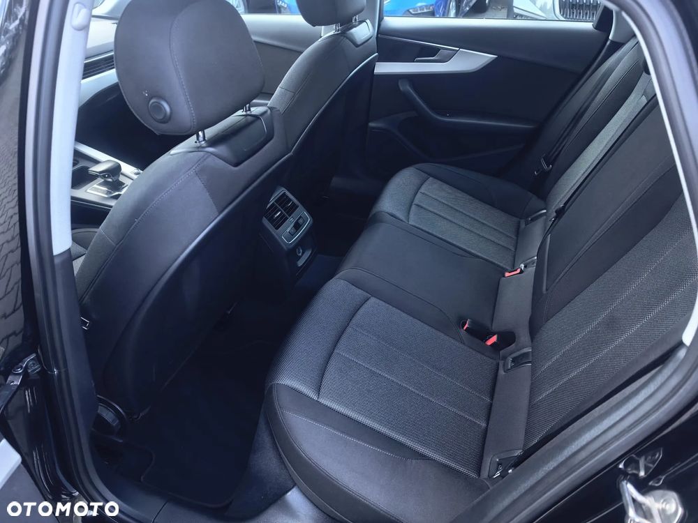 Audi A4 Limousine 35 TFSI mHEV S Line S tronic - 14