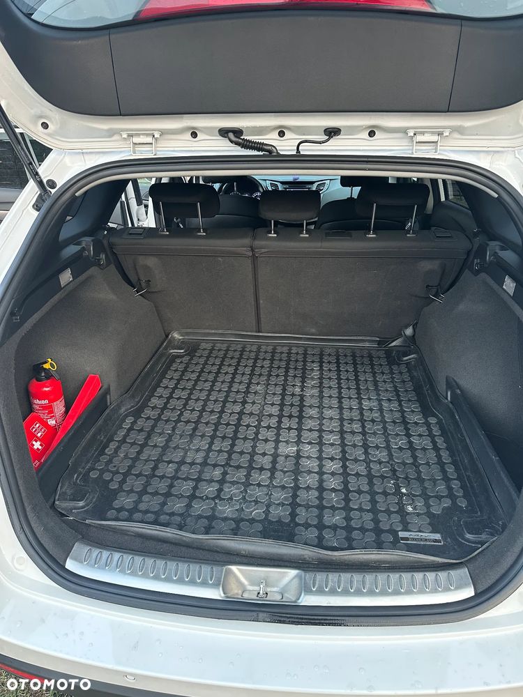 Hyundai i40 1.7 CRDi Comfort + - 16