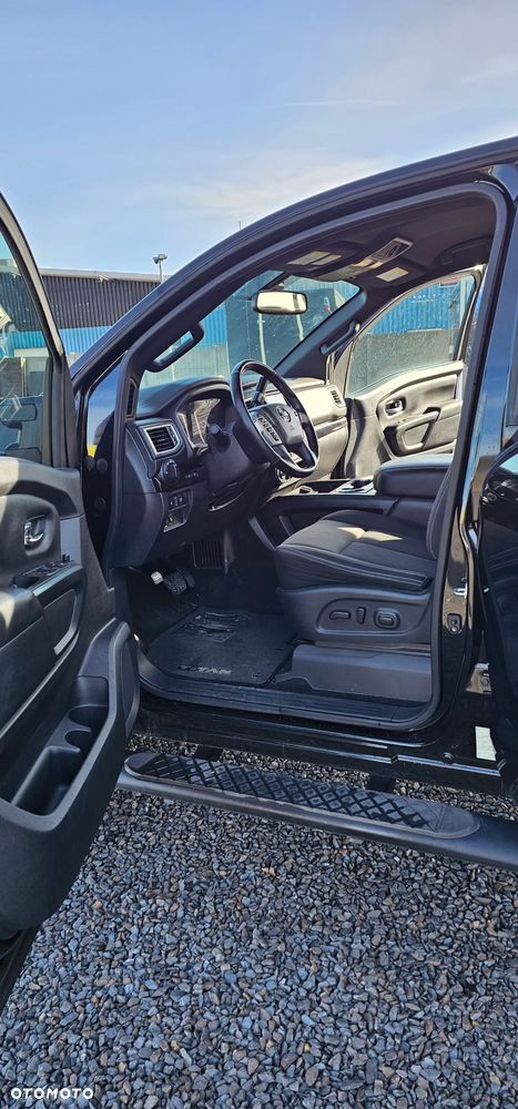 Nissan Titan ver-5-6-v8-se-crew-cab - 9