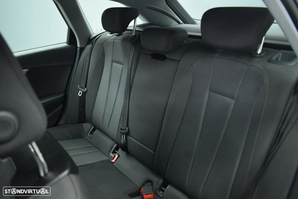 Audi A4 Avant 35 TDI S tronic - 21