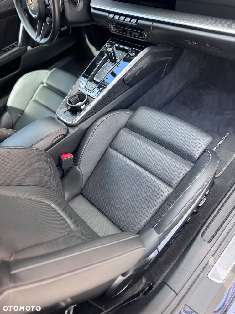 Porsche 911 Carrera 4S Cabrio - 14
