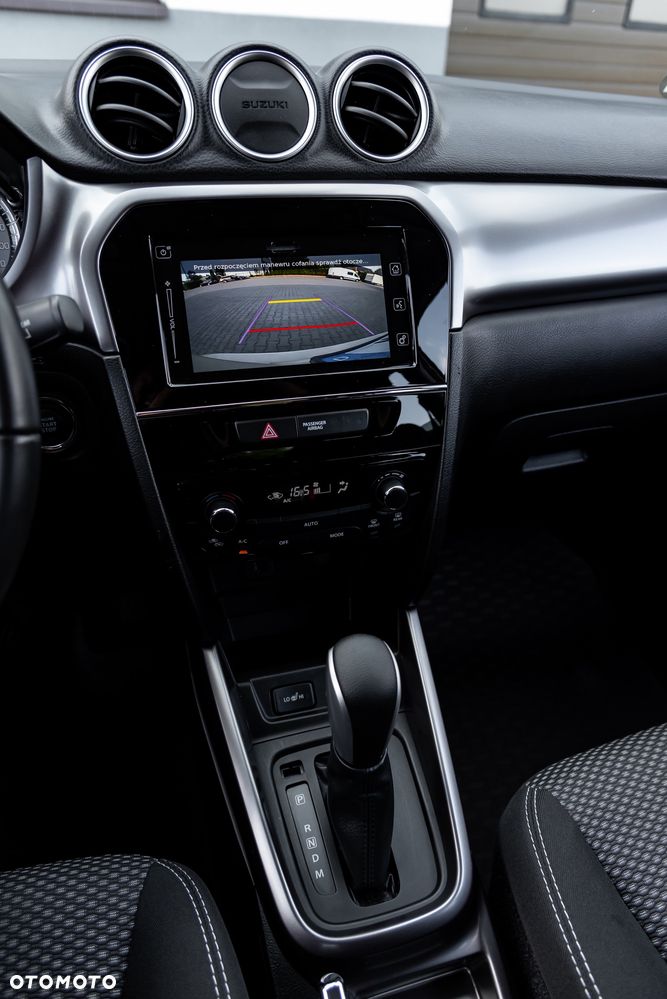 Suzuki Vitara 1.5 Dualjet Hybrid AGS Comfort+ "SHINKAI" - 39