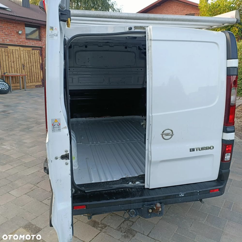 Opel Vivaro - 24