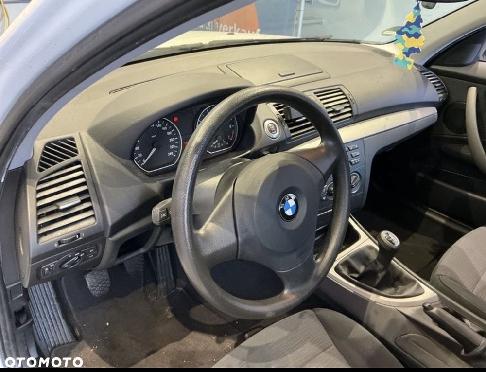 BMW Seria 1 116i - 11