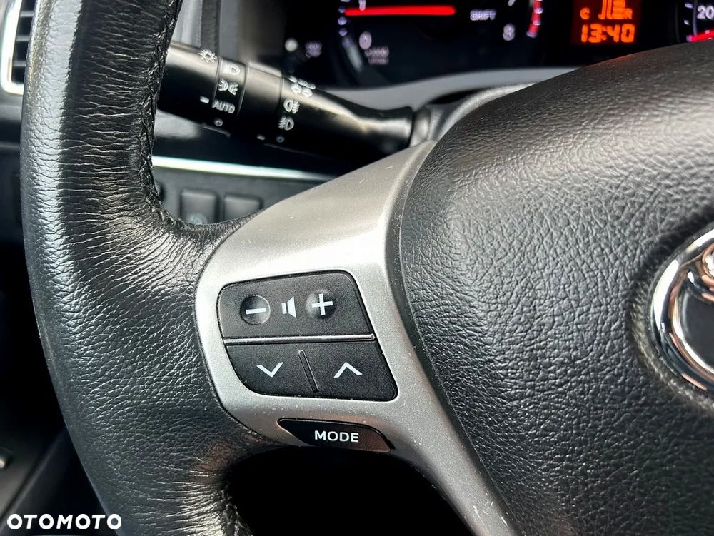 Toyota Avensis Touring Sports 1.8 Business Edition - 19