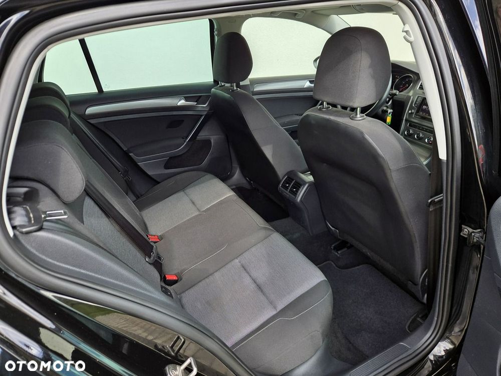 Volkswagen Golf - 12