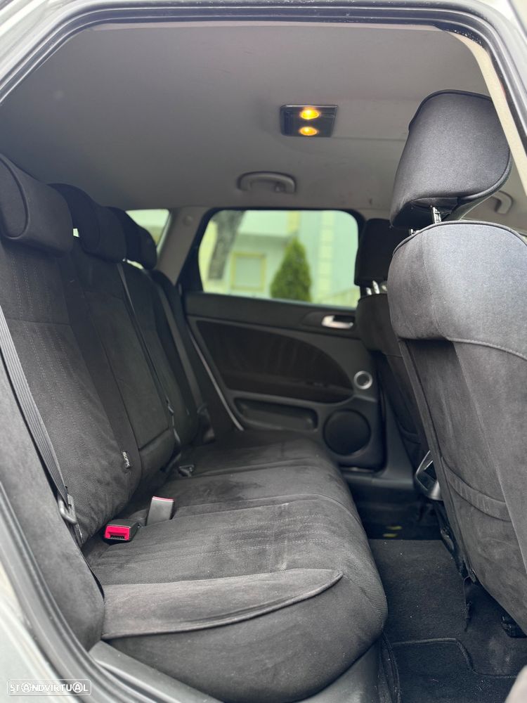 Alfa Romeo 159 Sportwagon 1.9 JTDm 16V Sportiva - 8