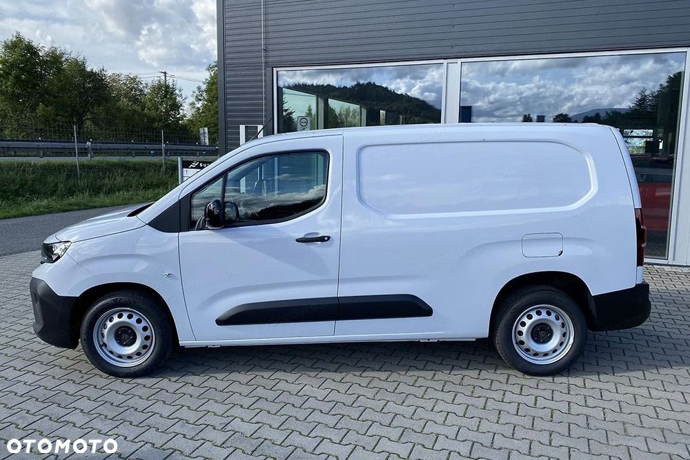 Peugeot Partner Van L2H1 EAT8 1.5 130KM - 10