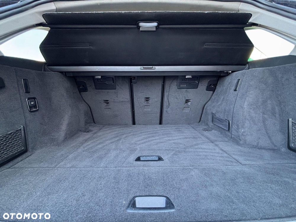 BMW Seria 3 320i GPF xDrive - 38