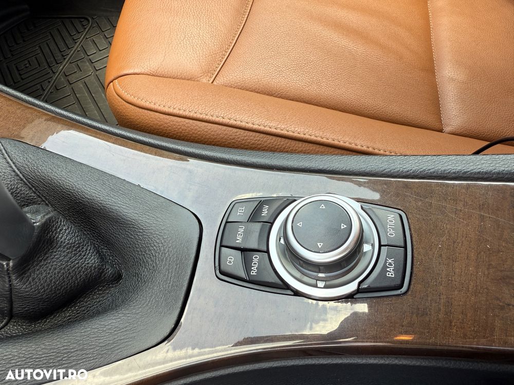 BMW Seria 3 320d xDrive - 13