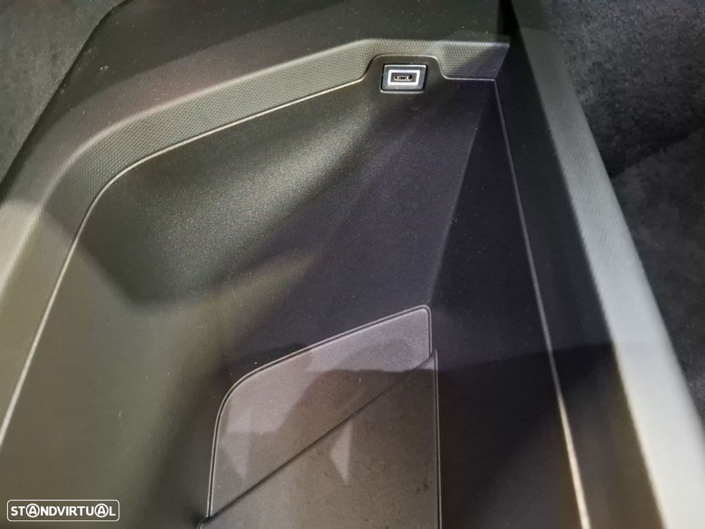 Peugeot 3008 1.2 Hybrid Allure e-DCS6 - 23