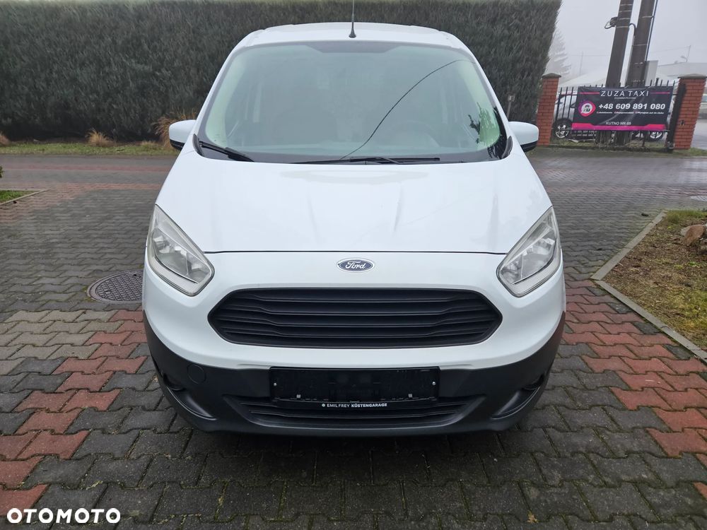Ford Courier - 22