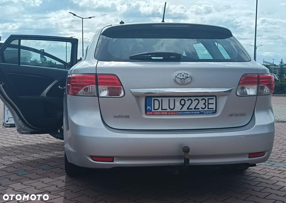 Toyota Avensis 2.0 Style MS - 37