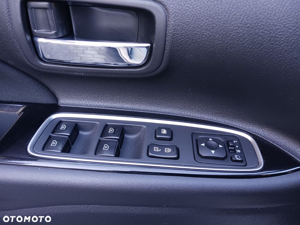 Mitsubishi Outlander 2.4 4WD Diamant+ - 24