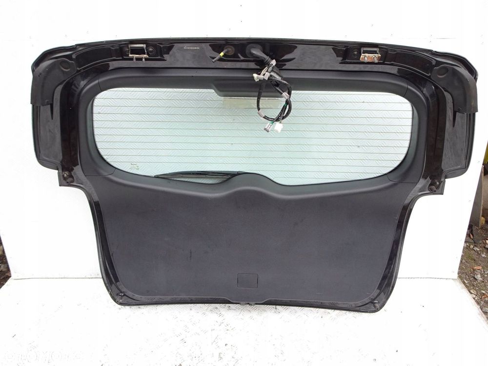 klapa tył kpl. toyota verso 09-13r. 209 - 12