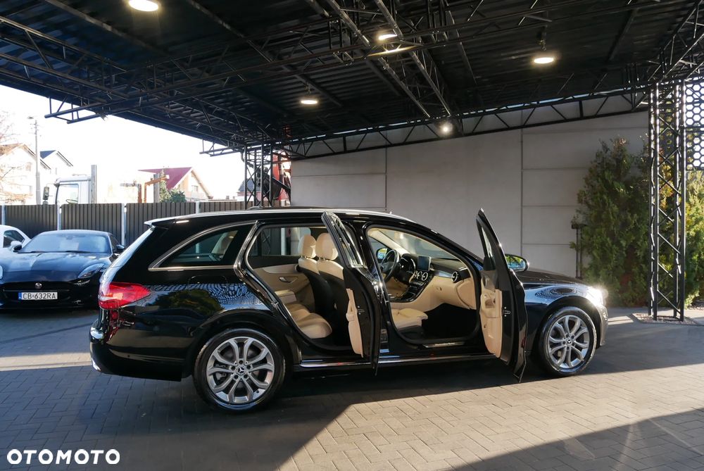 Mercedes-Benz Klasa C 200 4-Matic 9G-TRONIC - 7