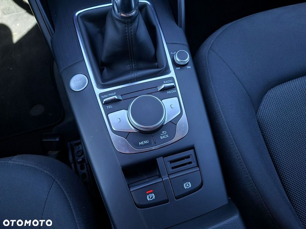Audi A3 Limousine 35 TFSI Sport - 23