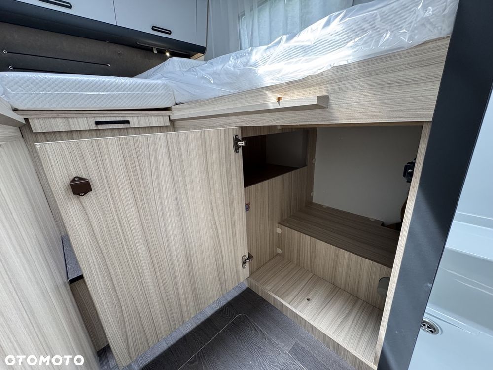 Ford Sunliving A75 SL - 40