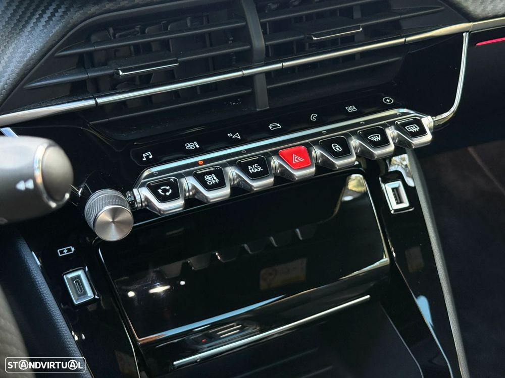 Peugeot e-208 GT - 12