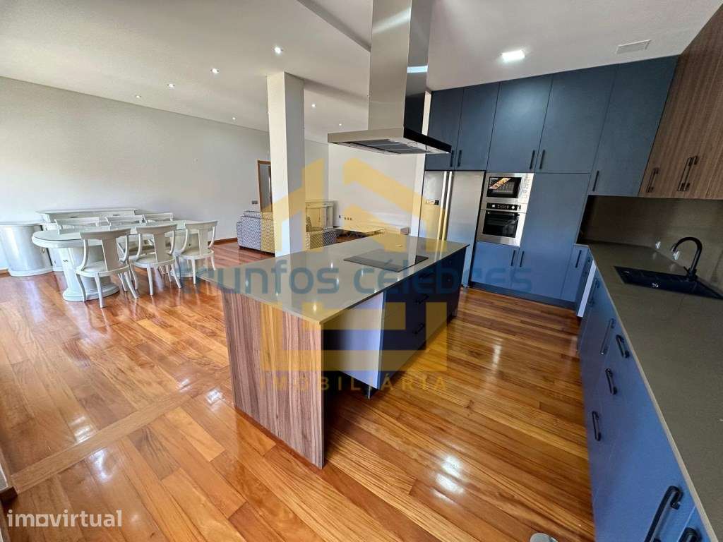 Apartamento t4 à venda na Rua Almirante Reis /Matriz - Mariadeira -... - Grande imagem: 5/29