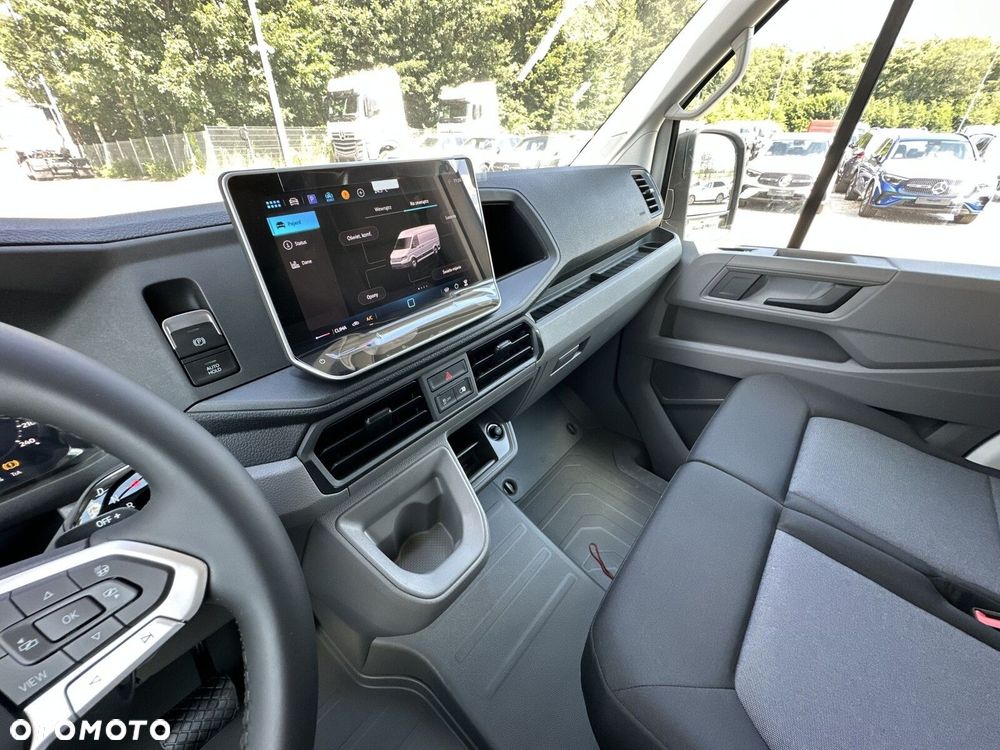 Volkswagen Crafter 35 furgon 177km Automat 3640 - 16