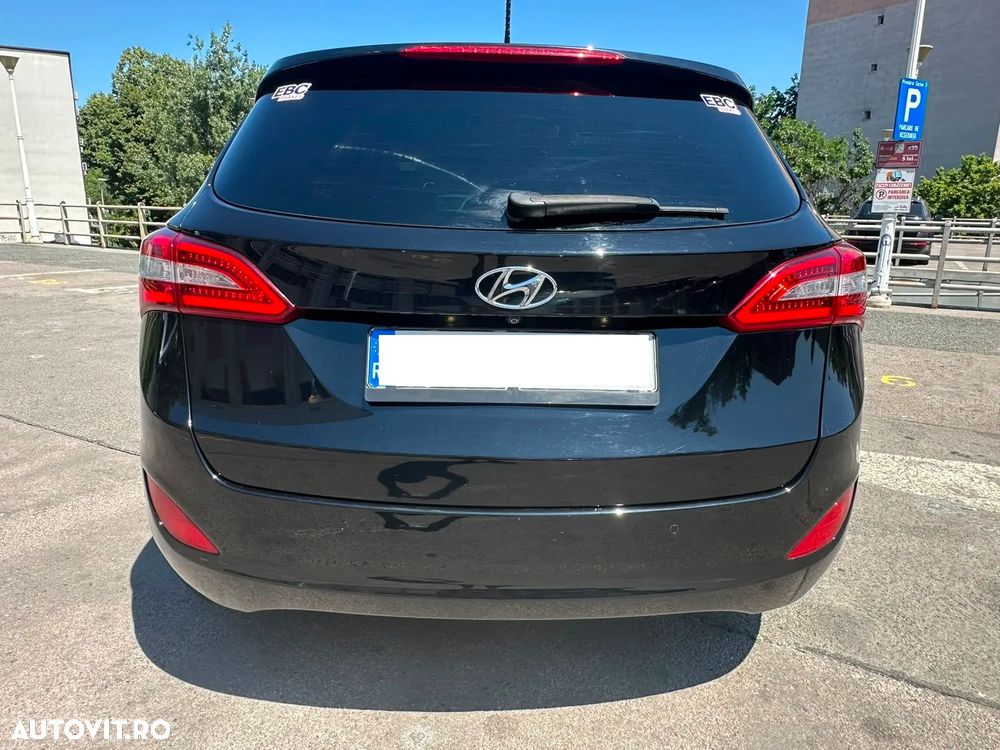 Hyundai i30 i30cw 1.6 Fifa World Cup Edition - 3