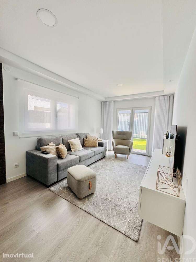 Casa / Villa T4 em Seixal, Arrentela e Aldeia de Paio Pires de 140,00 - Grande imagem: 2/25