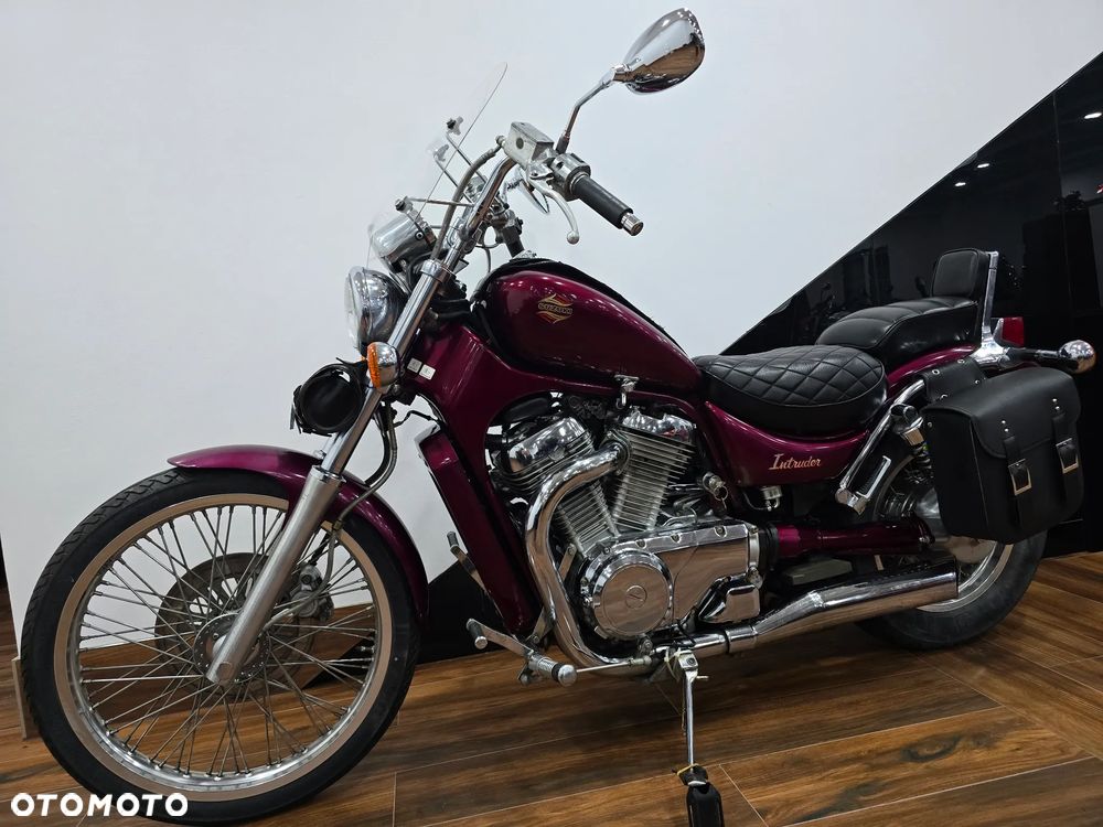 Suzuki Intruder - 15