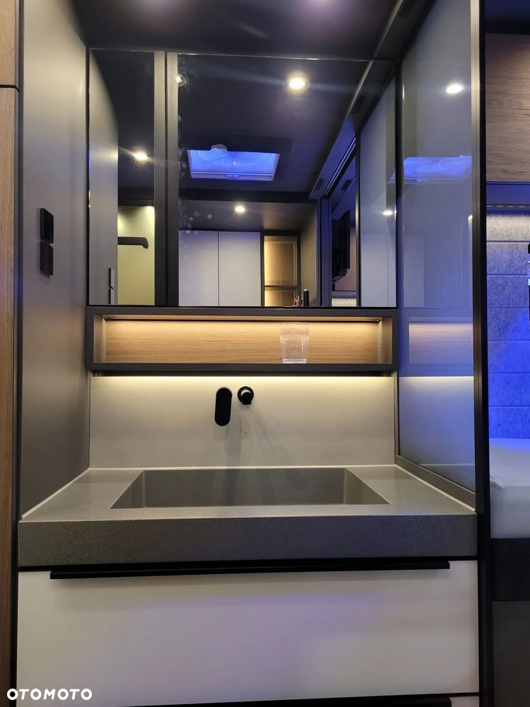 Niesmann-Bischoff Flair 920 - 15