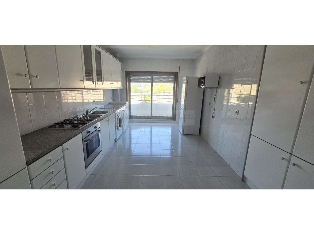 Excelente apartamento T5 Duplex - Grande imagem: 2/25