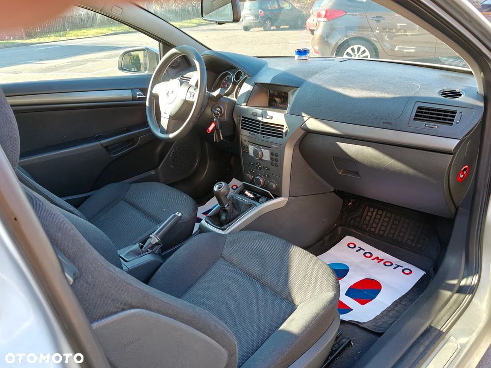 Opel Astra III GTC 1.8 Cosmo - 7