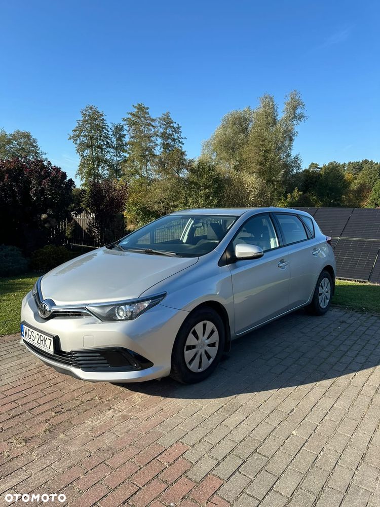 Toyota Auris 2015 photo 3