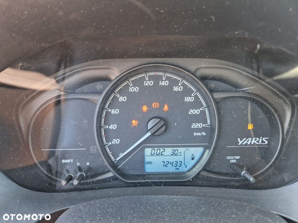 Toyota Yaris 1.0 Active EU6 - 15
